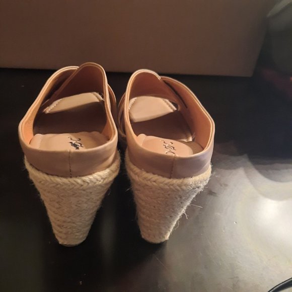 BOC sandals Champagne Wedge Sandals, size 6 and 8 - Picture 3 of 4
